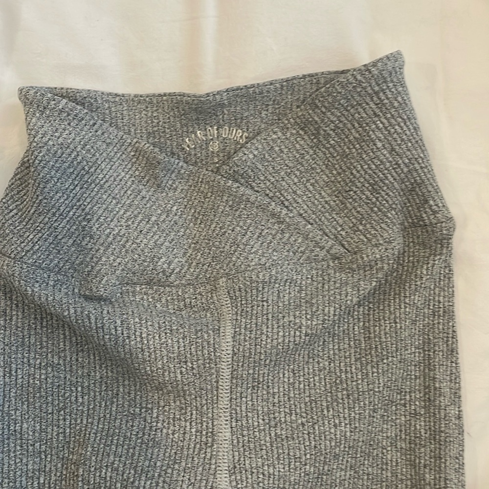 Year of ours grey ribbed leggings! Size small! Like new.